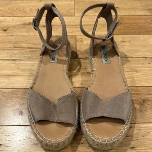 Steve Madden platform sandal